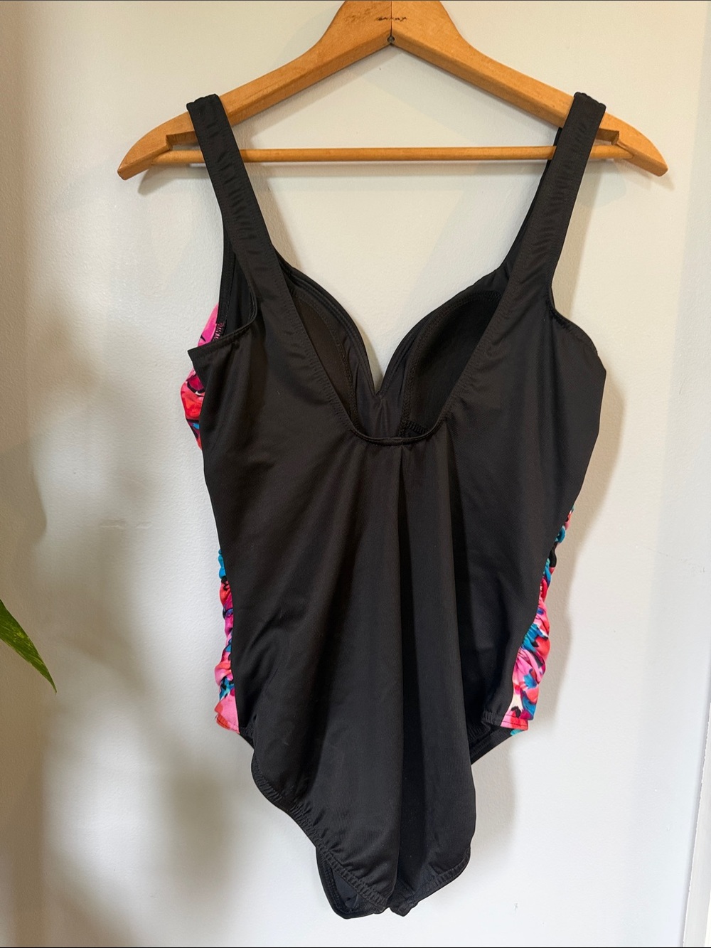 Miraclesuit Black One-Piece Swimsuit with Pink & Teal Floral Sides Like New - Picture 3 of 9